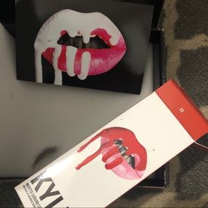 🆕 Kylie Cosmetics 22 lipsticks kit